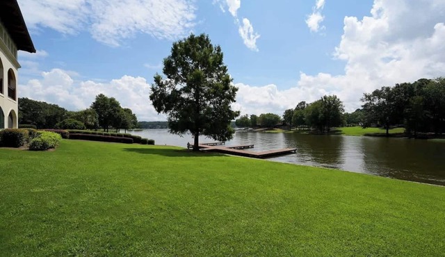 Waterside Villa- 2BR-2B in Cuscowilla