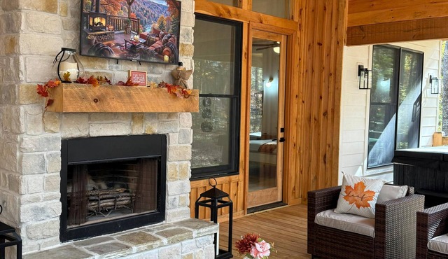 Welcome to our cozy cabin-Mountain Delight on the Georgia/Tennesse border.