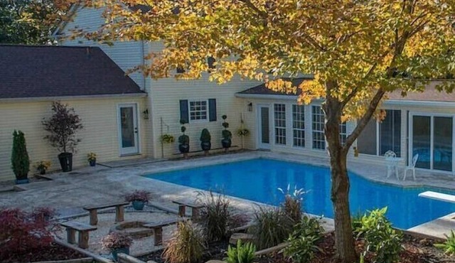 West Knox Pool Home~ Hot Tub~Family Neighborhood