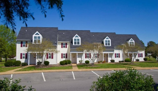 Williamsburg | Historic Retreat | Pool & Tennis | 2BR