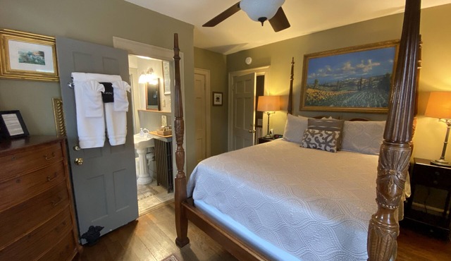 Williamsburg Manor B&B