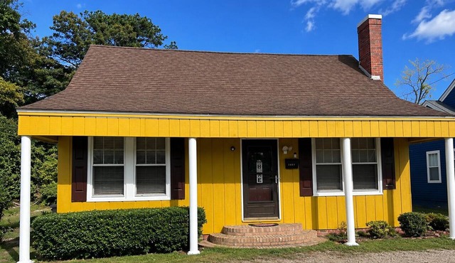 Wonderful 2-bedroom house charming ranch style home