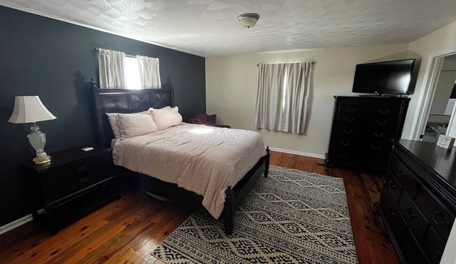 Wonderful 3-bedroom house with large fenced backyard in welcoming Granite Falls