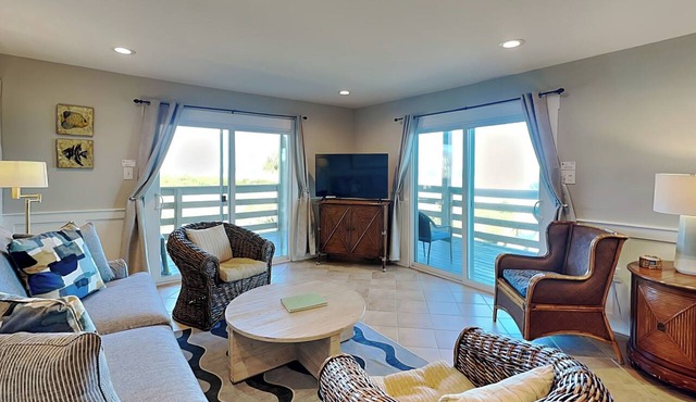 Wraparound Balcony w/Stunning Sunrise & Sunset Views + Pool Access