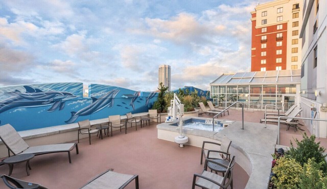 Wyndham Skyline Tower 2 BR /Walk to the Boardwalk, Restaurants, and Casinos!