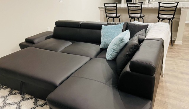 YOUR ATL GETAWAY-SPACIOUS TOWNHOME BY AIRPORT