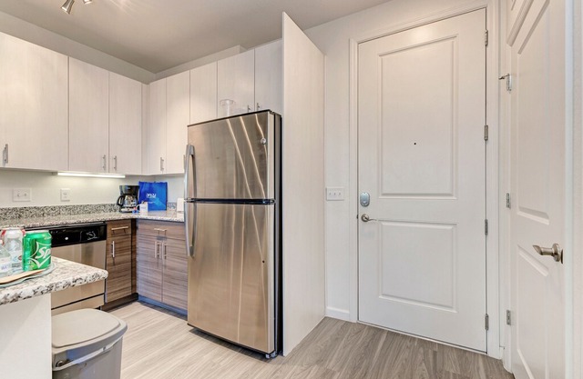 1 Bedroom 1 Bath in Luxurious Modern Community! Sarasota!
