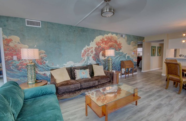 105 m² Condo ∙ 2 bedrooms ∙ 6 guests