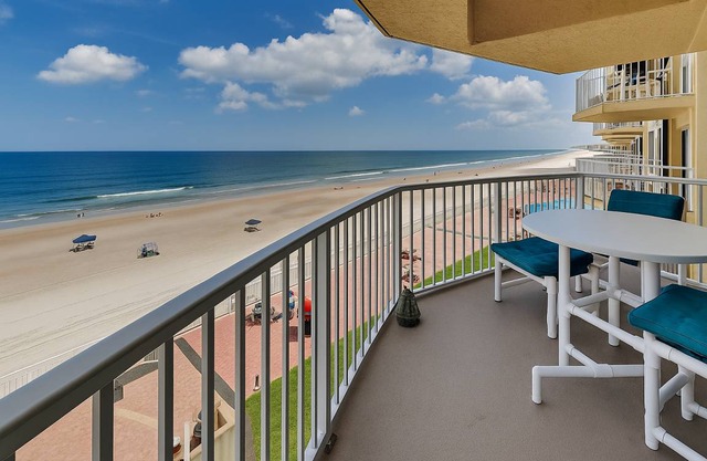 Shores Club 