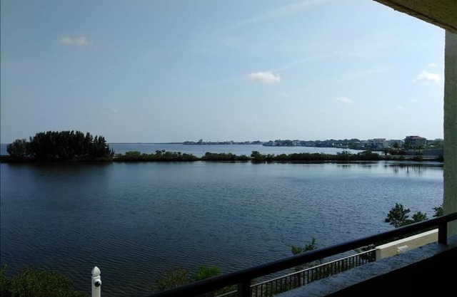 2/2 - Gulf Island Beach and Tennis Club, unit 3-207