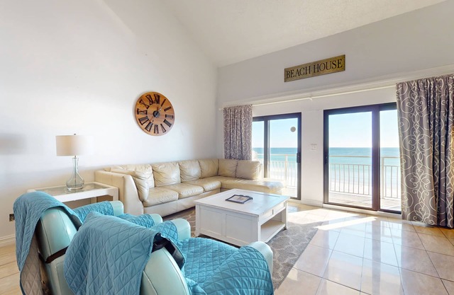 2-story Condo Gulf Front, Near Shopping/Dining