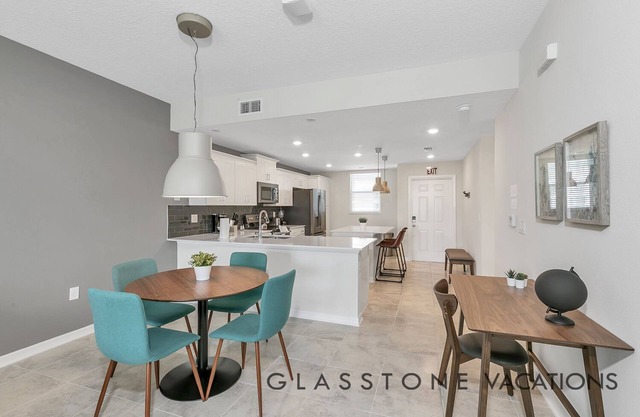 2bd/2ba condo close to Disney, Storey Lake