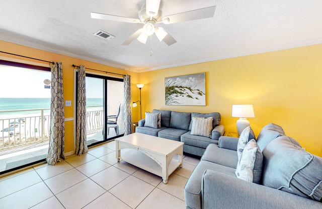 2nd Floor Condo Many Amenities, Beach Access, Beach Equipment Included