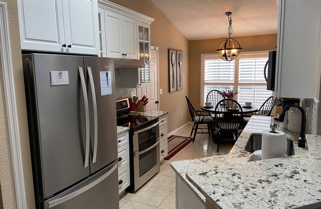 3 bedroom pool home minutes from Dsiney