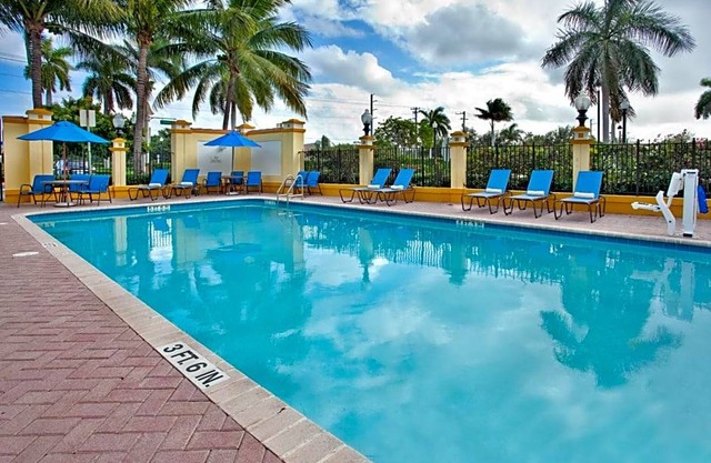3-Star Hotel ∙ Hilton Garden Inn Boca Raton