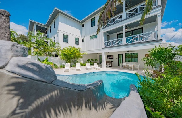 381 m² House ∙ 5 bedrooms ∙ 14 guests