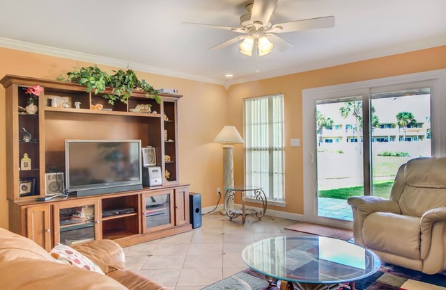 4 A, Three Bedroom Townhome | 3 Bed, 2 Bath