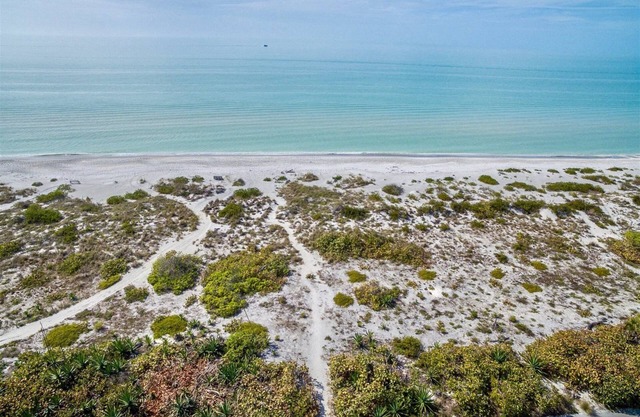 5 bedroom accommodation in Captiva