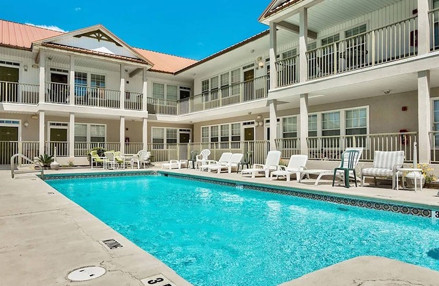 ⛱️525yds to Beach-1st FL Condo-FAB Kitchen-Small Complex-2BR Poinciana Place #12