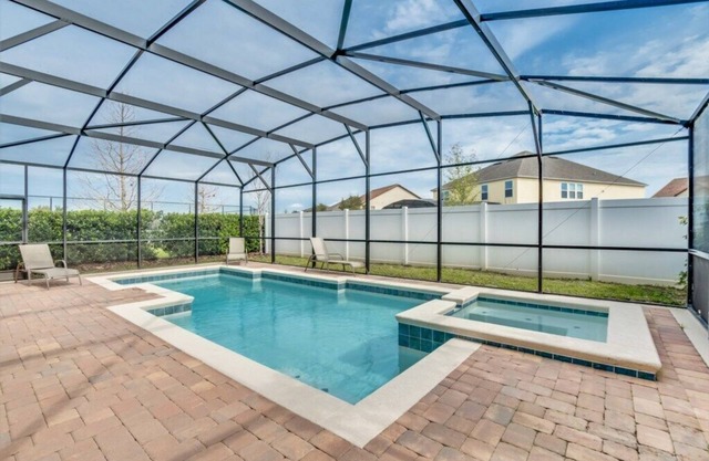 6 bedroom 5 bathroom with Spa and Games Room Brand New Modern Furnishings
