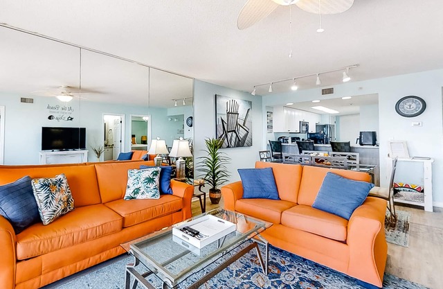 6th Floor Beachy Condo On Okaloosa Island, On-Site Pool