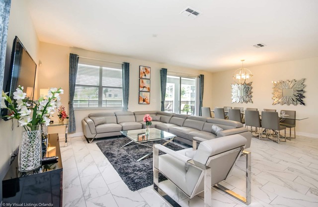 9 BED | 5 BATH High-End Villa w/POOL 1672Moon