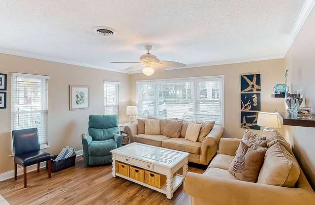 Anna Maria Island condo with heated pool, short walk from the beach
