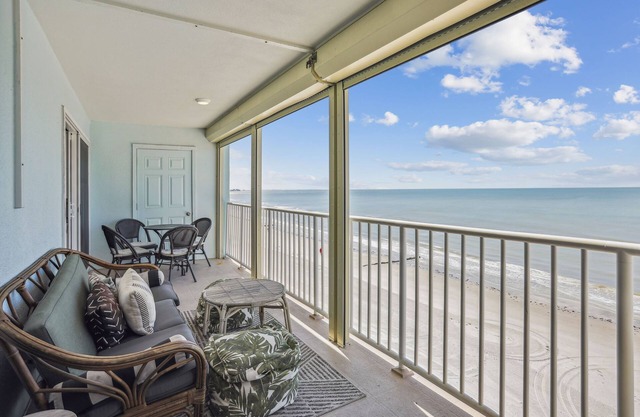 Arena De Madeira 502 Premier- Beautiful Updates- Beach Front