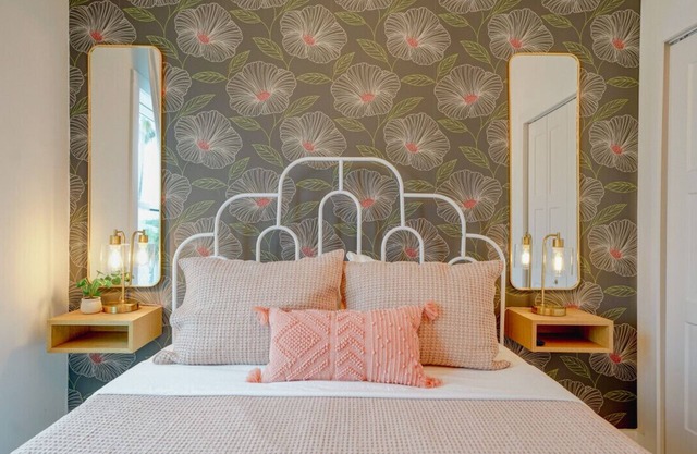 *Auberge Chic*| Fleurs |Your Cozy Fall Retreat by the Sea!