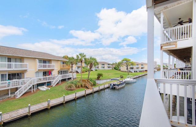 🌊Balcony Overlooking Canal~pools~0.5mi to Beach Access~2BR Sandpiper Cove 4114
