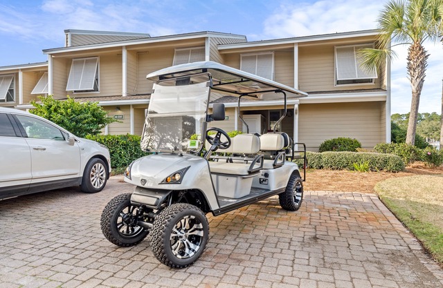 Beach Villa w/NEW 6-Seat GOLF CART! Near Beach, Pool, Baytowne Wharf & Tram.