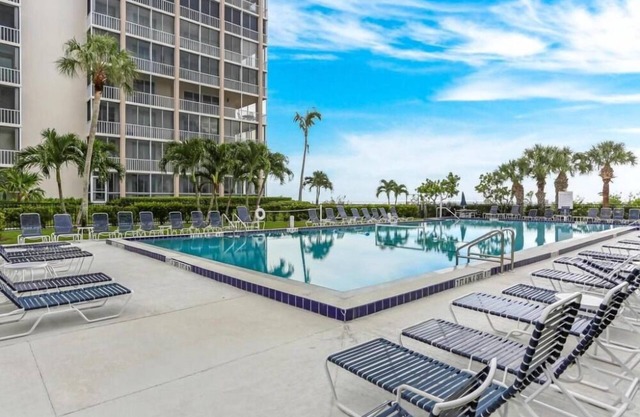 Beachfront condo with great Gulf views