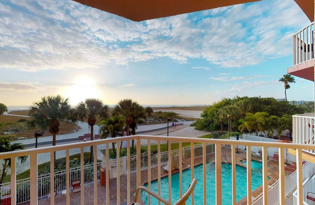 Beachfront Location. Close to Activities, Shops and Restaurants. Modern and Updated.