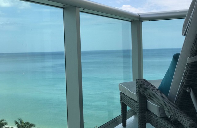 BEACHFRONT LUXURY - Direct Oceanview 2 Bed/2 Bath Condo in the Tides Resort