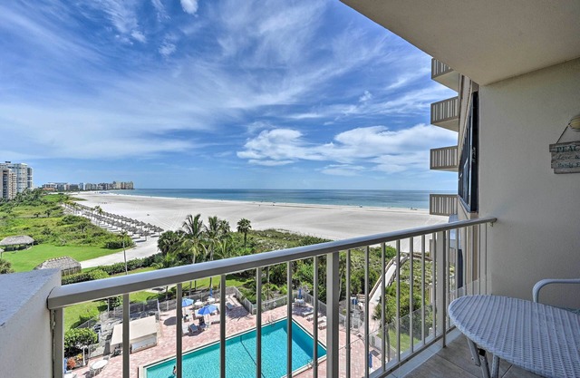Beachfront Marco Island Condo w/ Pool Access!