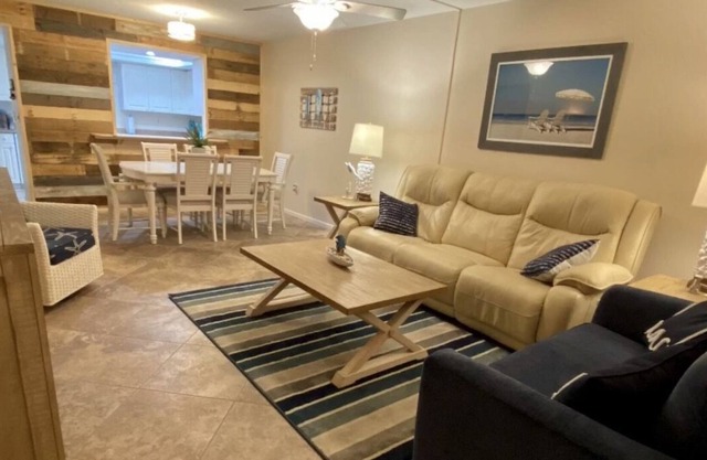 Beautiful 2 bed 2bath bottom floor condo only 5 minute drive to the beach!