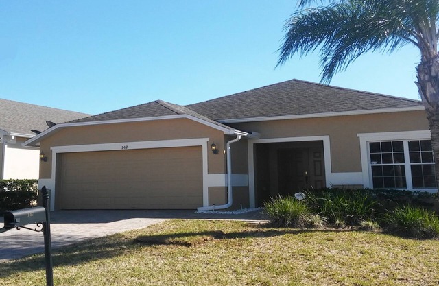 Beautiful 4 Bed/3 bath South-Facing Pool Home, 8 miles to Disney World!