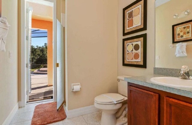 BEAUTIFUL 6 BED/6 BATH HOME IN FORMOSA GARDENS