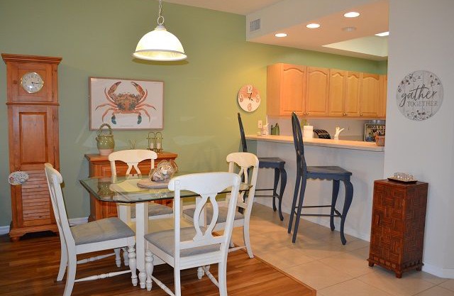 Beautiful Clean, Coastal 3 bedroom 2 bath condo nestled close to the estuary OW7-505