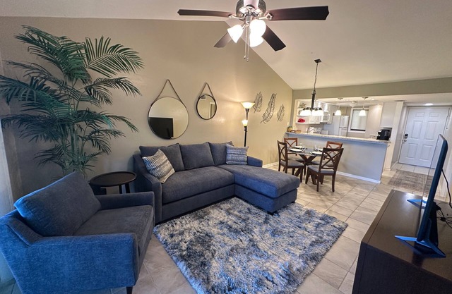 Beautiful Condo with Private Beach Access and Golf Course Views