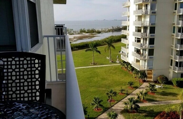 Beautiful Oceanfront Condo on Ft. Myers Beach
