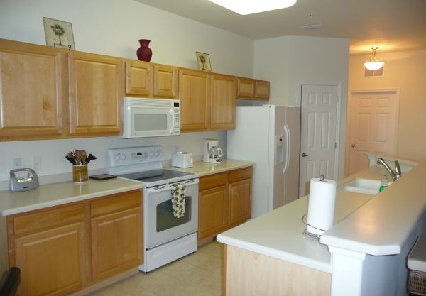 Beautiful, Spacious Top Floor Condo - Close to the Beaches!