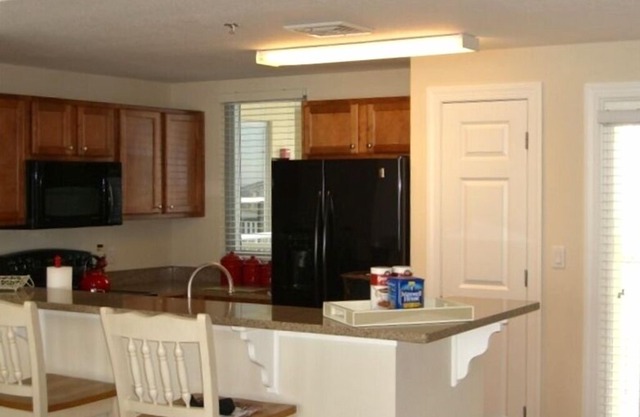 Beautiful unit at Emerald Dolphin Condominiums!