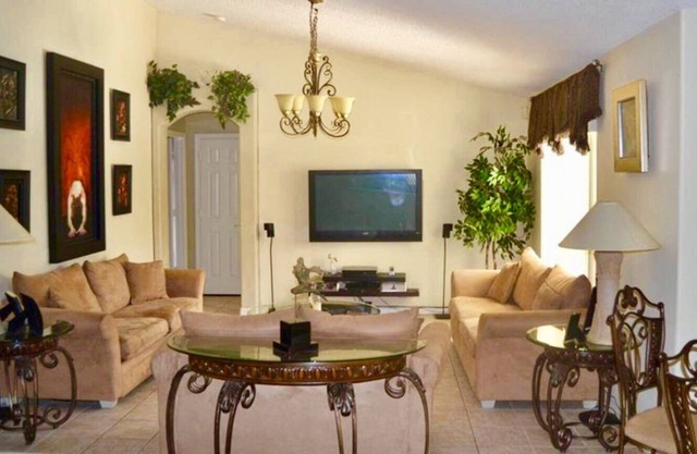 Beautiful Villa With Solar Heated Private Pool Near Disney