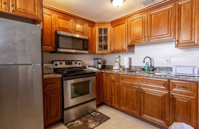 Beautifully Renovated Palm Beach Gardens Apartment