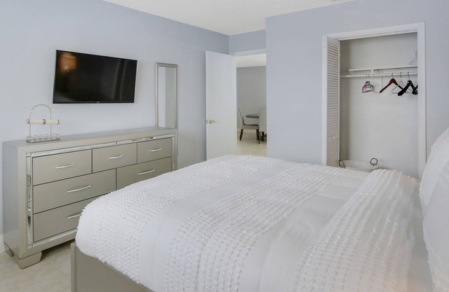 Beautifully #2Renovated Palm Beach Gardens Apartment2
