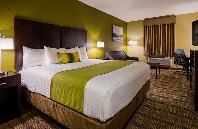 Best Western Edgewater Inn