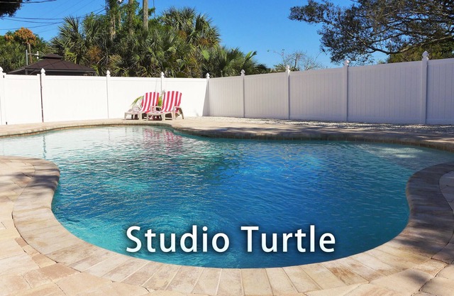 Book your well-deserved get-a-way in Florida now at TOP PRICES!