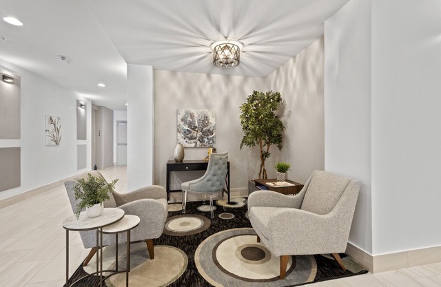 Brand New Condo, Close to Two Beaches!
