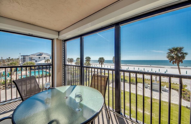 Caper Beach Club 